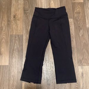 Lulu leggings cropped size 6